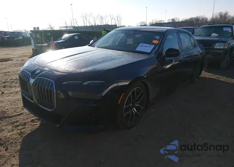 2025 BMW 740I xDrive z USA, uszkodzony, nr VIN WBA33EH01SCV39182